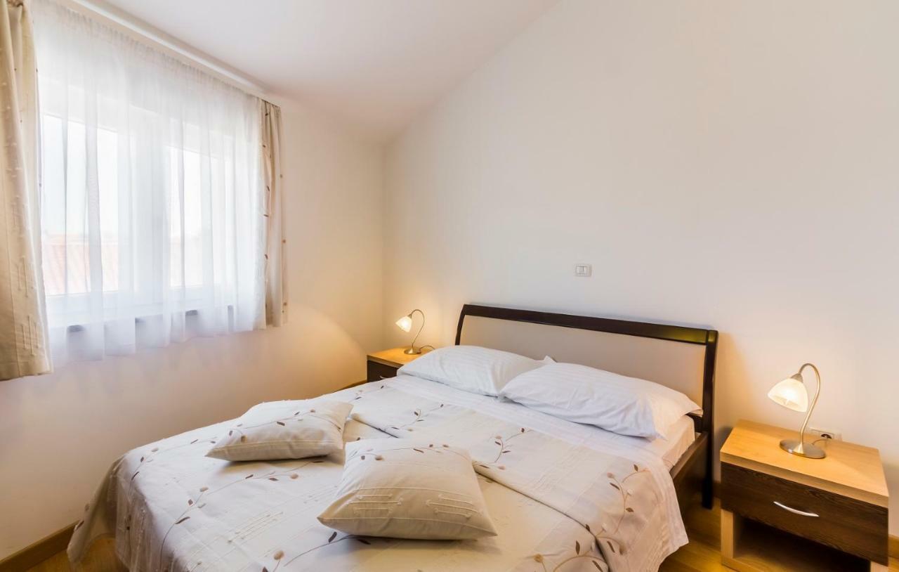 Apartman Kp Medulin Buitenkant foto