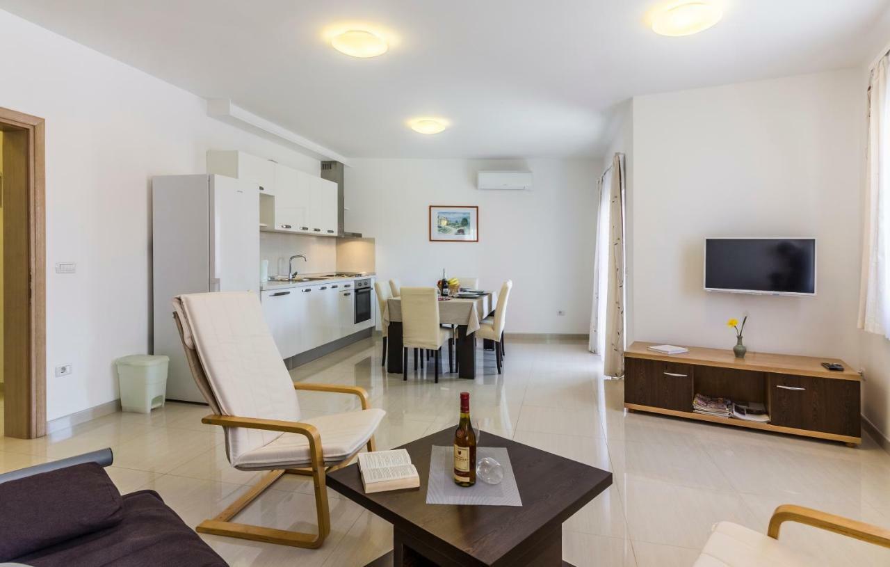 Apartman Kp Medulin Buitenkant foto